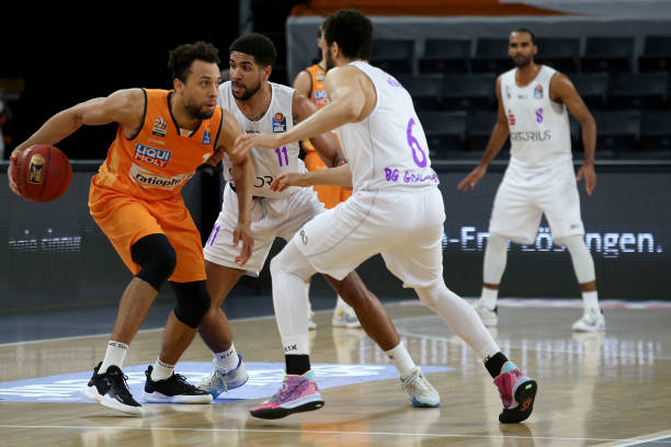 策略上做出 策略上做出