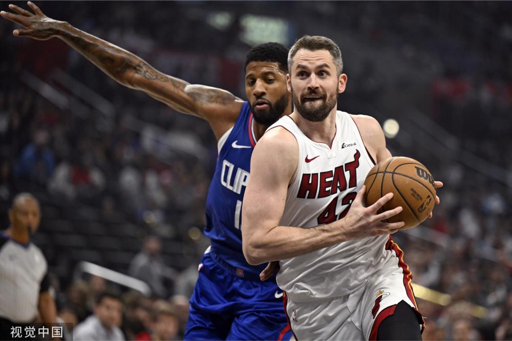 中场引进了 中场引进了