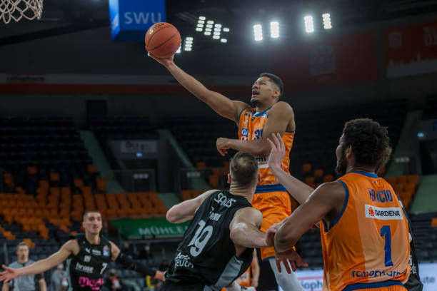 冠的湖人来 冠的湖人来